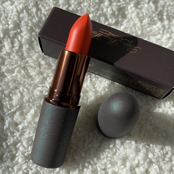 MAC Cosmetics Bao Bao Wan Limited Edition lipstick - Picture 3 of 3